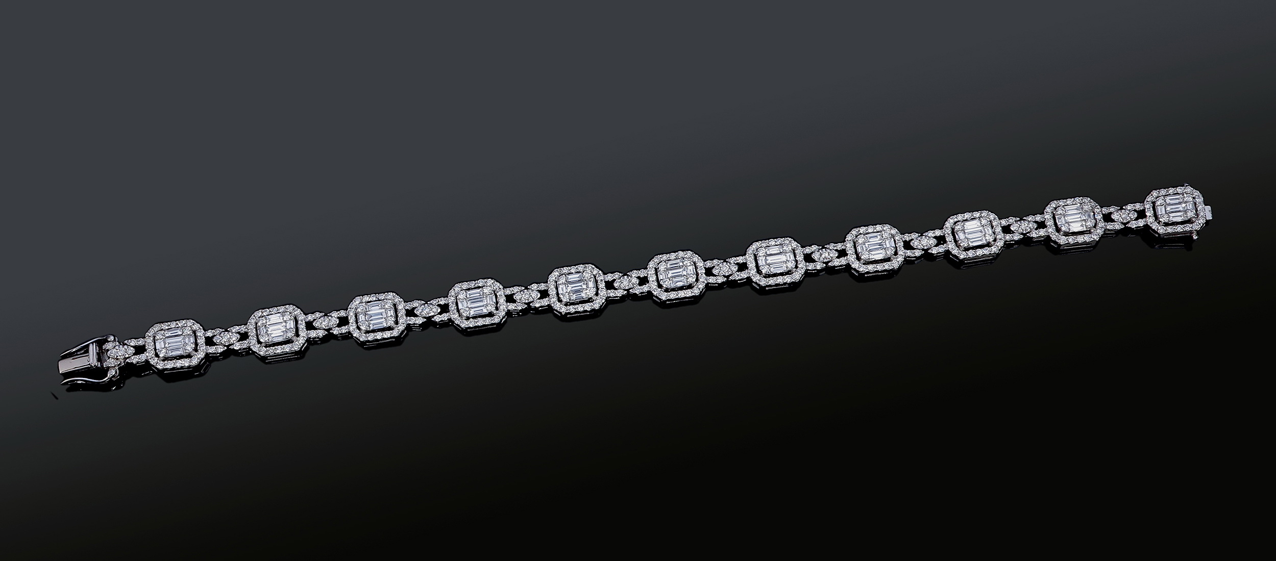 Modern designer bracelet by Diya Jewel