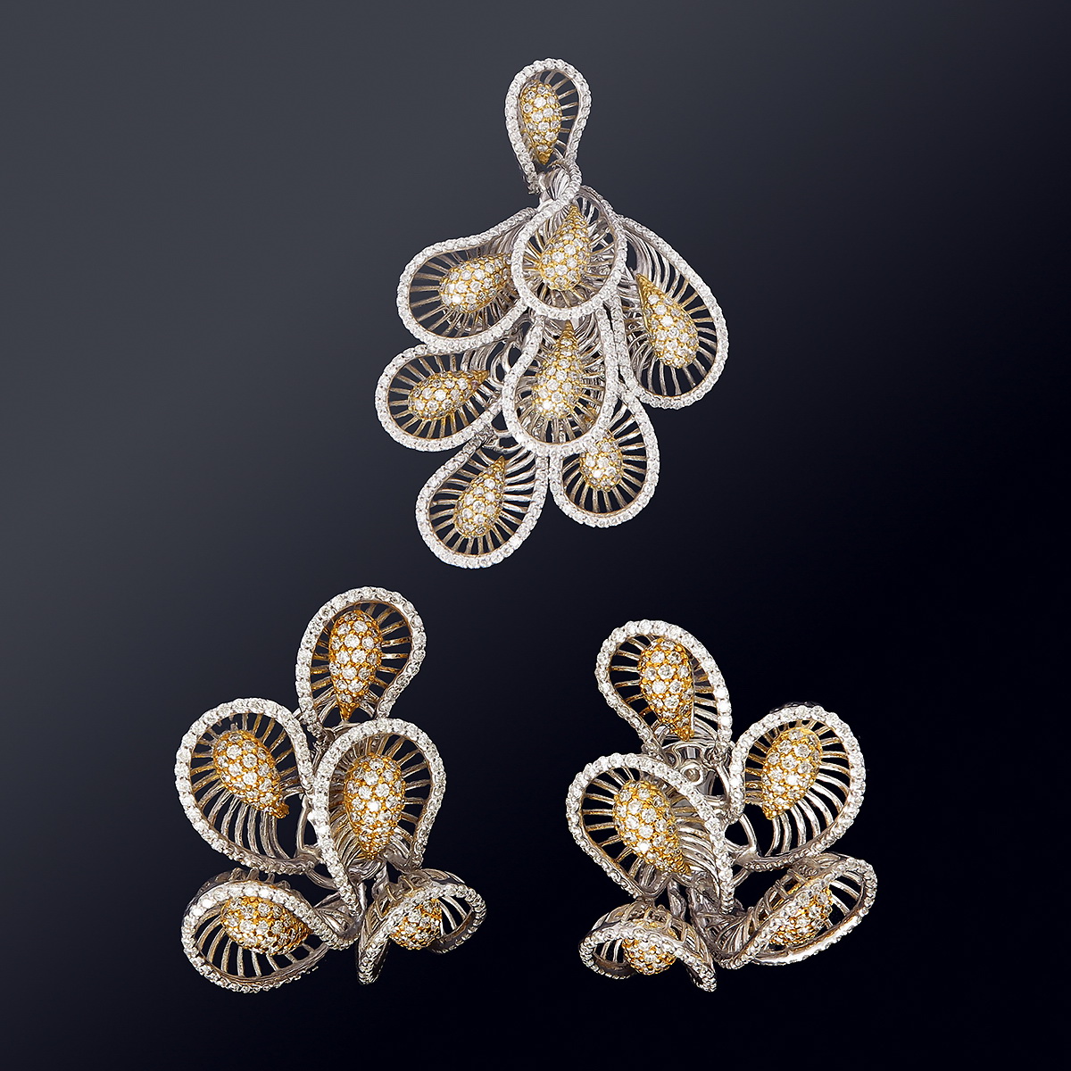 Elegant pendant set by Diya Jewel
