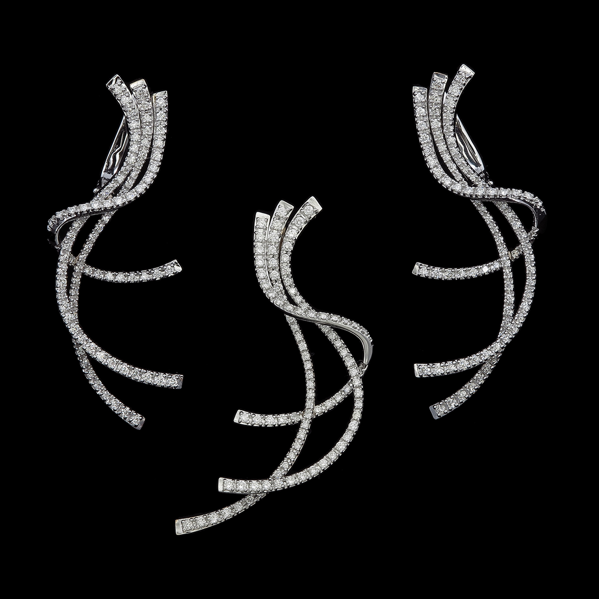 Modern pendant design by Diya Jewel